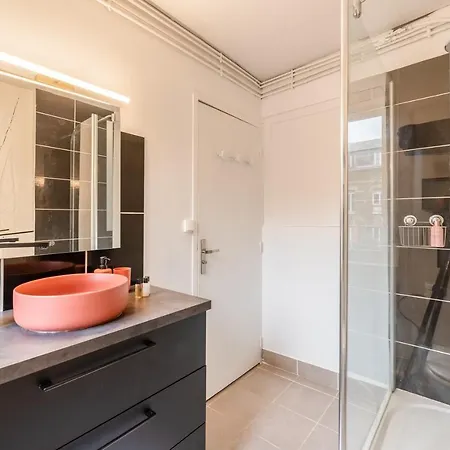 Olympe By Kleidos, 4p, Rue Calme, Centre Historique, Proche Gare Apartment *