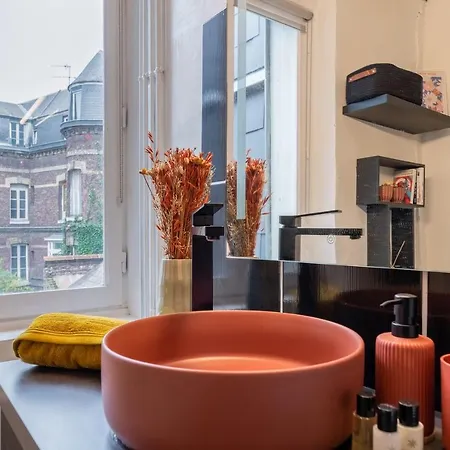 Apartment Olympe By Kleidos, 4p, Rue Calme, Centre Historique, Proche Gare Rouen